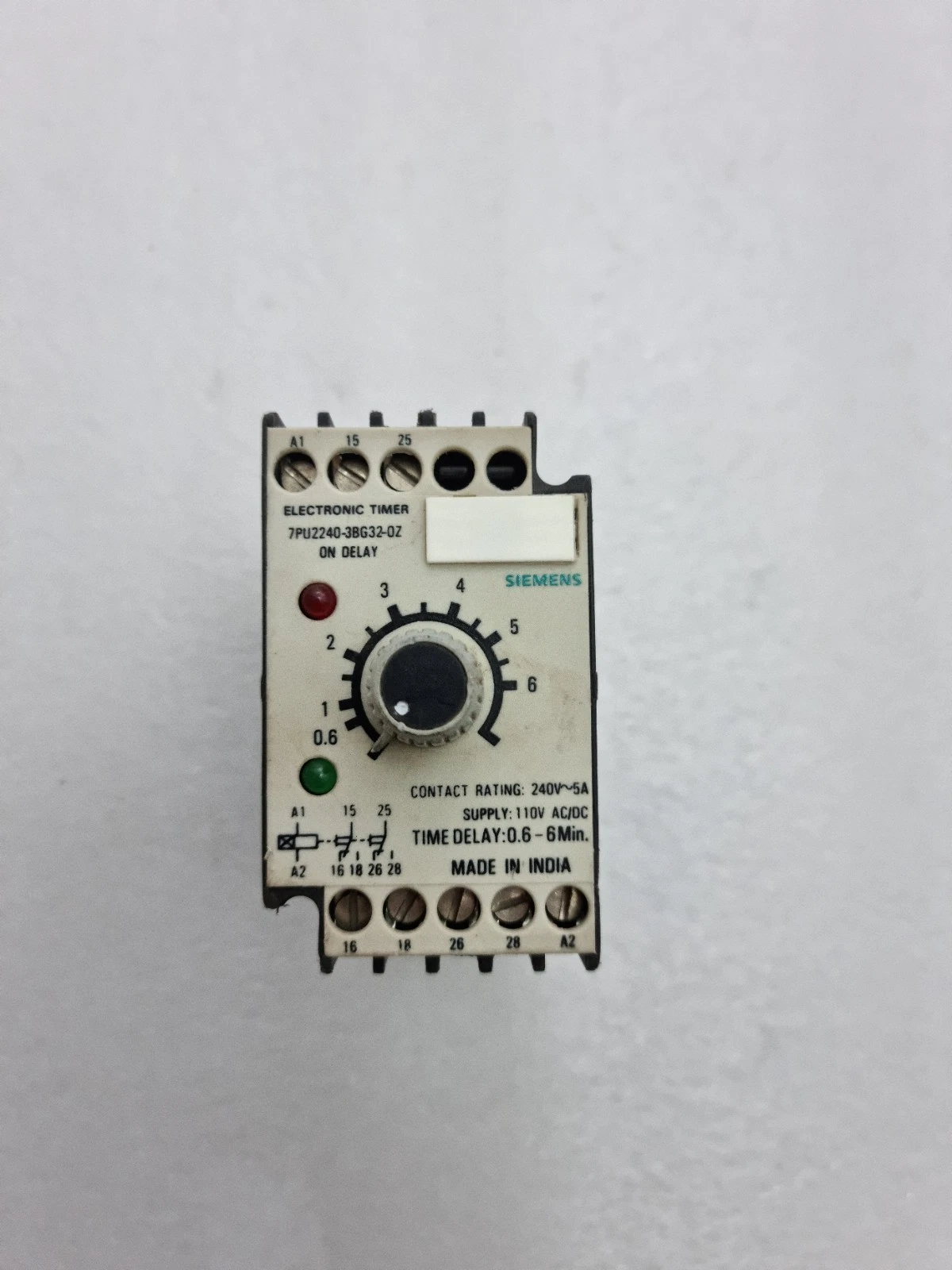 Siemens 7PU2240-3BG32-0Z ON DELAY ELECTRONIC TIMER 110V AC/DC SUPPLY 0.6-6Min